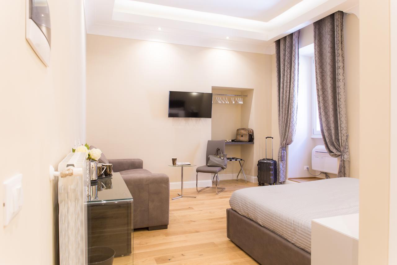 Pensión Nazionale Palace 2*